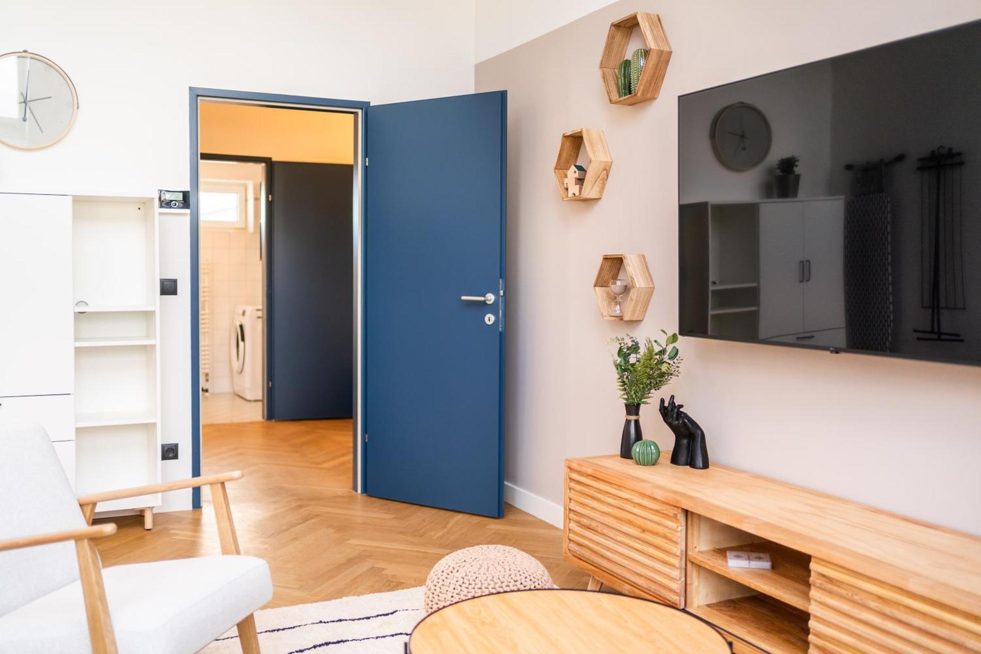 Myflat - Bright Apartment Near Central Station Вена Экстерьер фото