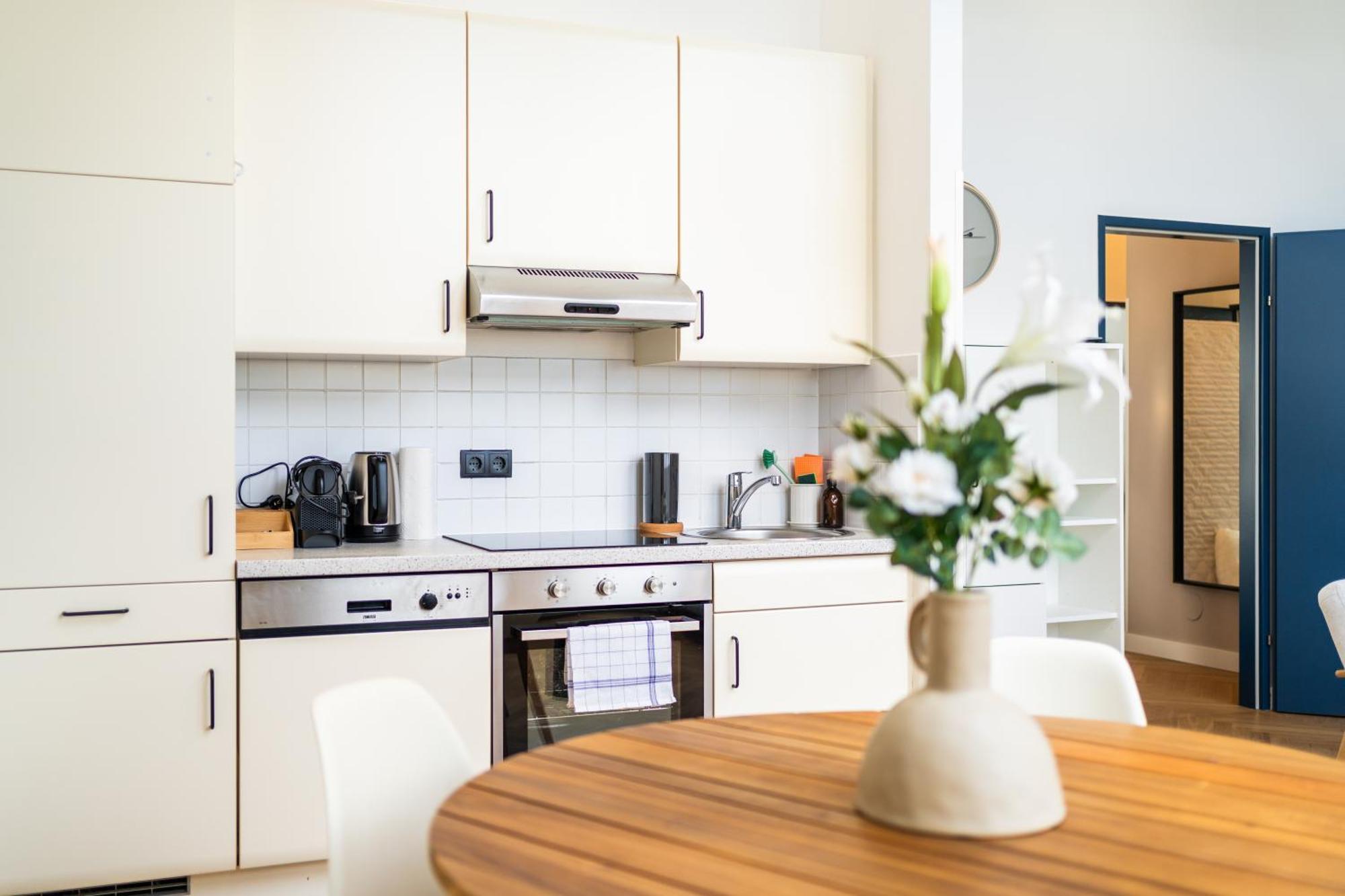 Myflat - Bright Apartment Near Central Station Вена Экстерьер фото