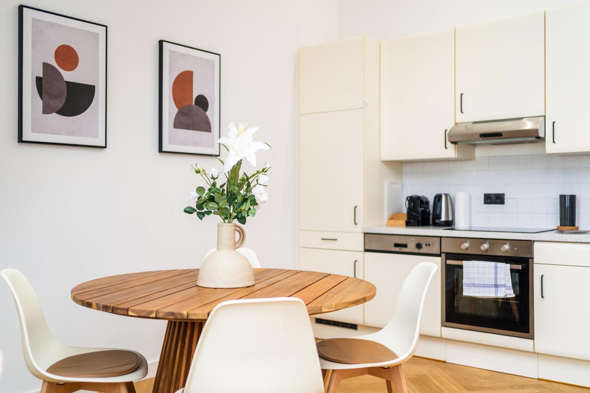 Myflat - Bright Apartment Near Central Station Вена Экстерьер фото